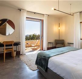4 bedroom villa with pool near Noto, sleeps 8